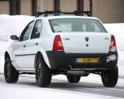 Полноприводной кроссовер на базе модели Logan