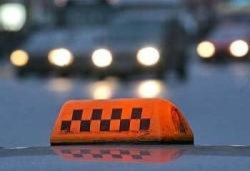 Мужчина в Гомельской области угнал такси выкинув женщину-водителя из машины