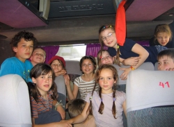 В столице нетрезвый водитель въехал в автобус с детьми