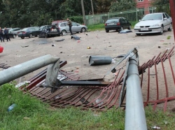 Гродненский виновник наезда на остановку сбежал голышом из больницы и переплыв Неман прятался в лесополосе Гродненский виновник наезда на остановку сбежал голышом из больницы и переплыв Неман прятался в лесополосе