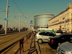 Город продает пять парковочных машино-мест на Привокзальной площади