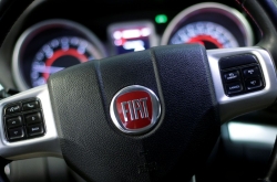 Из-за обвинений в сексизме Fiat отозвал к автомобилям инструкцию