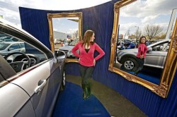 Первая в мире автомобильная "примерочная"