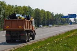 БМВ на высокой скорости влетело в такси на Могилевском шоссе.