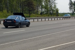 БМВ на высокой скорости влетело в такси на Могилевском шоссе.
