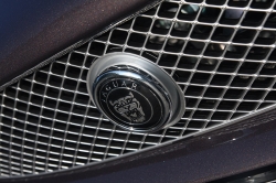 Гонки по импровизированной трассе на 420-сильных купе XKR на Лужнецкой набережной