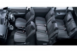 Минивэн Mazda5 «под оберткой» новой модели Nissan