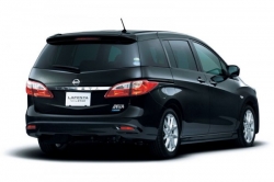 Минивэн Mazda5 «под оберткой» новой модели Nissan