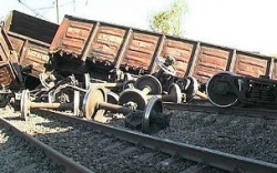 Движение пассажирских поездов из республики изменится из-за подрыва на Донецкой железной дороге путей