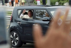 В Южной Корее римский папа будет ездить на Kia Soul