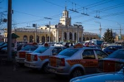 Город продает пять парковочных машино-мест на Привокзальной площади