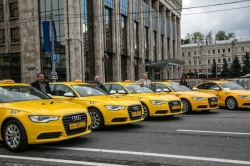 В центре скандала оказались с желтыми номерами такси