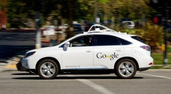 Беспилотник-Google в США попал впервые в ДТП Беспилотник-Google в США попал впервые в ДТП