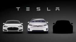 Tesla продемонстрировал тизер самого доступного электрокара Model