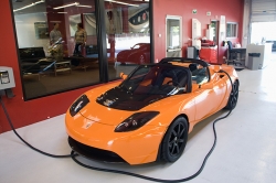 В 2019 году Tesla предоставит нового поколения Roadster